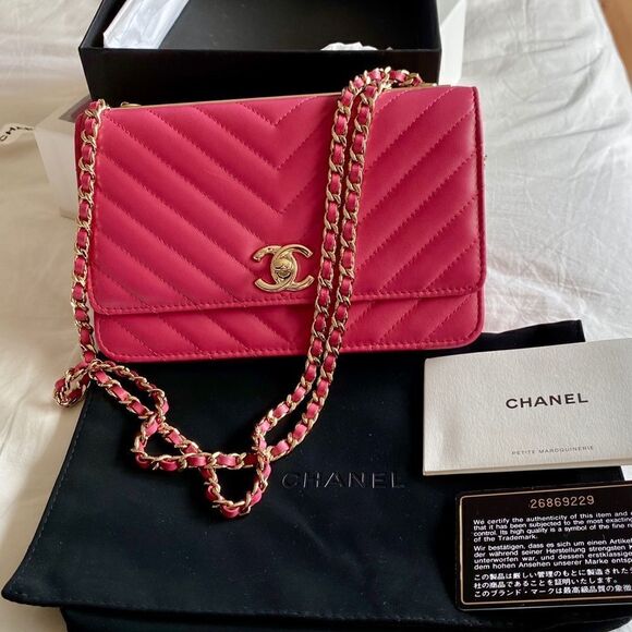 Chanel Trendy CC WOC Chevron Lambskin Wallet On Chain - Pink / light gold - Picture 1 of 14